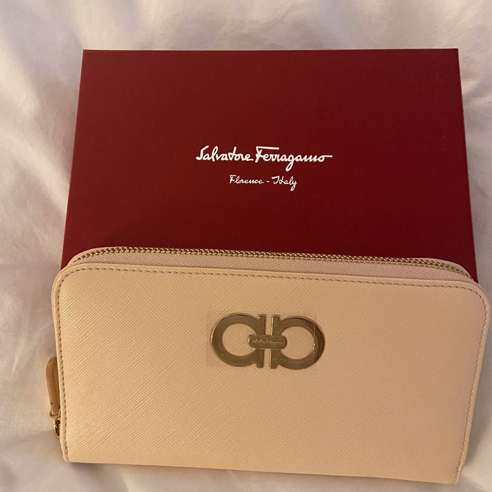 Brand new Ferragamo Gancini continental wallet